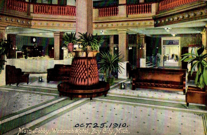 Wenonah Hotel - Vintage Postcard (newer photo)